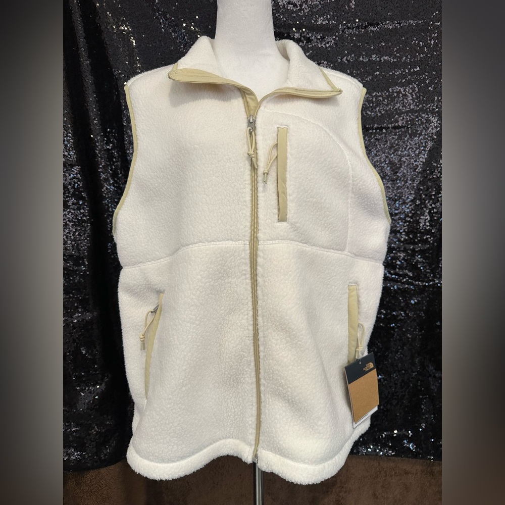 The North Face Sherpa vest NWT